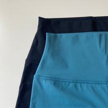 Load image into Gallery viewer, Signature shorts - Peacock Blue
