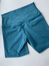 Load image into Gallery viewer, Signature shorts - Peacock Blue
